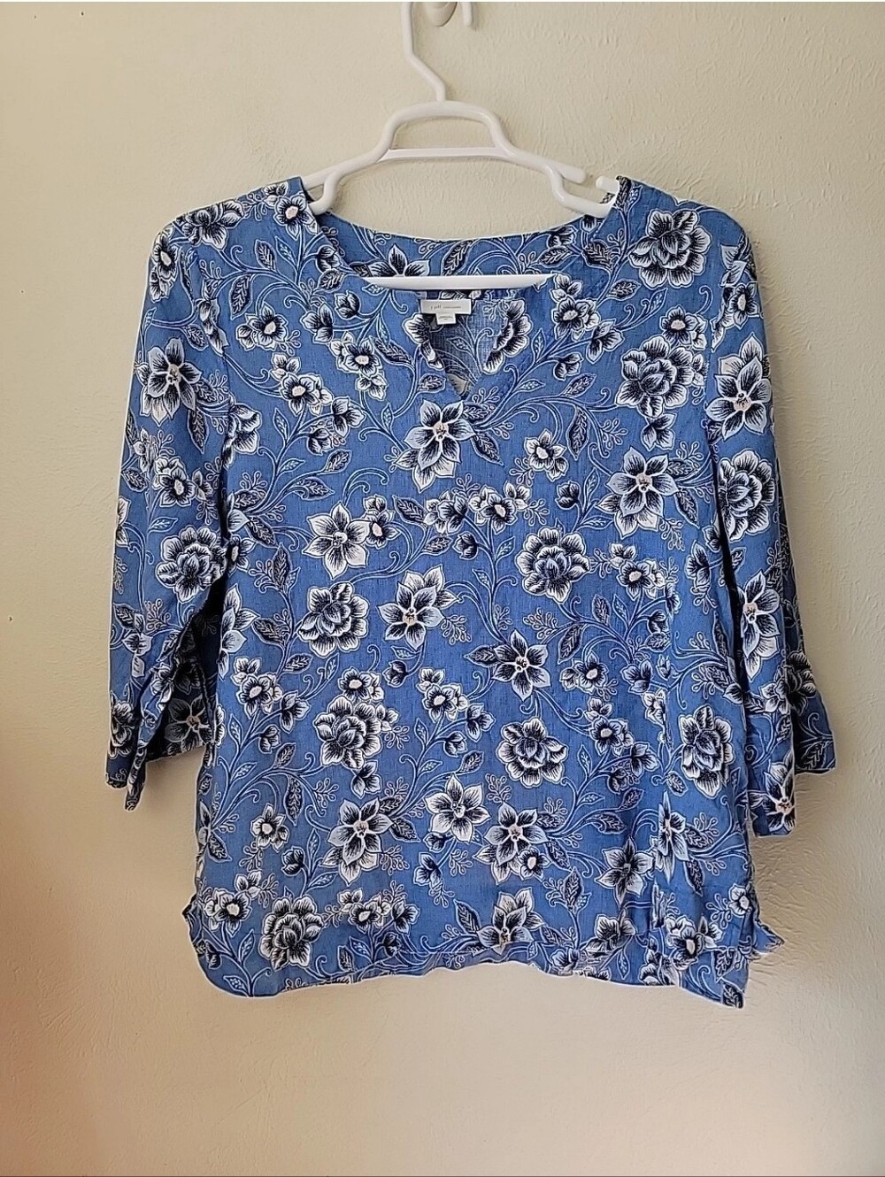 J Jill Love Linen Blue Floral V-Neck Tunic Top